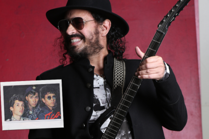 Douglas Bastidas para el lente de EXPRESIONES. En la foto pequeña la primera formación de Tranzas en 1987.