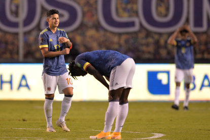 Las impotencia de los jugadores colombianos, luego de caer 6-1 ante Ecuador.