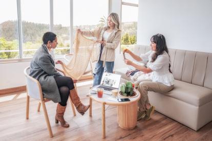 Apricot León y Karen Rojas son las creadoras de la aplicación.