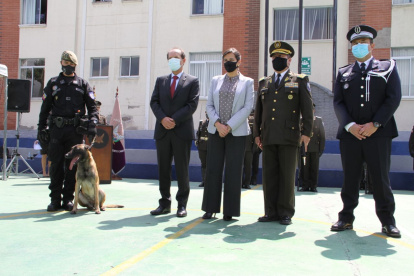 María Paula Romo en el evento de donación de canes a la Policía.
