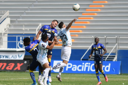 Delfín y Guayaquil City jugaron un partido abierto y eso provocó que los dos tengan  varias posibilidades de anotar