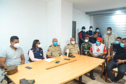 Alcalde de San Lorenzo, Gleen Arroyo, junto a otras autoridades de Esmeraldas.