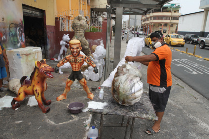 Los artesanos de la 6 de Marzo solicitan al Municipio qué les digan qué pasará en el sector.