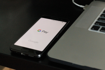 A diferencia de Apple, que entró en los servicios financieros con una tarjeta de crédito, Google ofrecerá cuentas corrientes y de ahorros con Google Pay.