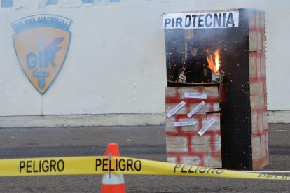Muestra. En el GIR se hizo la demostración de los daños de la pirotecnia.