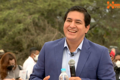 Candidato. Arauz sonríe como si persiguiera el título de Mr. Simpatía. Como si la seriedad le restara votos.