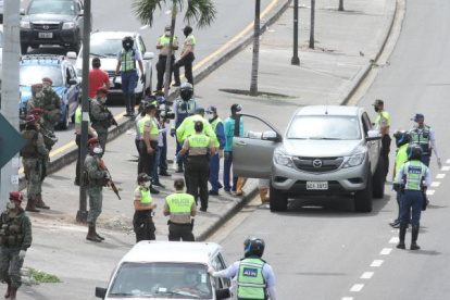 Uno de los operativos que la Policía, ATM y Fuerzas Armadas realiza en las vías.
