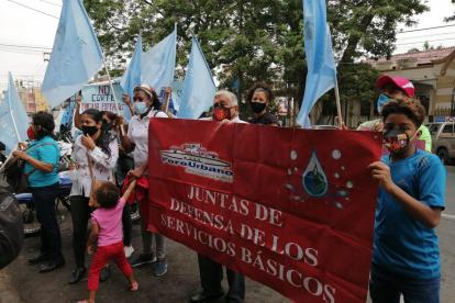 Los usuarios solicitan el apoyo de otras entidades, como la Defensoría del Pueblo.