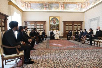 Una comitiva de jugadores y dirigentes de la NBA visitó el Vaticano y fue recibido por el papa Francisco.