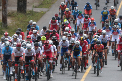 Desde San Miguel de los Bancos partió la Vuelta al Ecuador con la participación de 103 deportistas nacionales e internacionales.