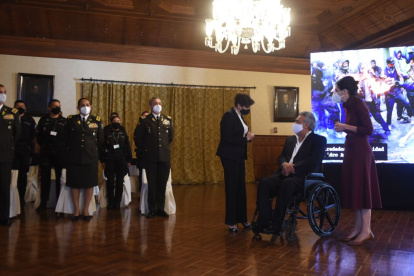 Apoyo. El presidente, la vicepresidenta, el alto mando policial y todo el gabinete acompañaron a María Paula Romo, que se conectó desde Carondelet.