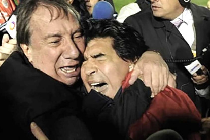 Carlos Salvador Bilardo (i) y Diego Maradona fueron grandes amigos.