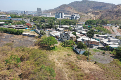 El terreno donde se planifica edificar una estación de transferencia de desechos, en el kilómetro 8 de la vía a la costa.