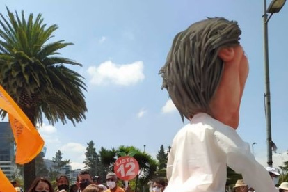 Candidata. Wilma Andrade haciendo campaña de ideas con altura.