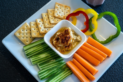 Receta de hummus y vegetales