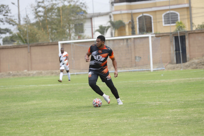 Gregory González es el que pone la pausa en el club Naranja Mecánica, pues por su experiencia en Barcelona es el llamado a generar juego en su elenco.