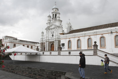 La iglesia San Juan Bautista es uno de los  emblemas del casco histórico de Sangolquí.