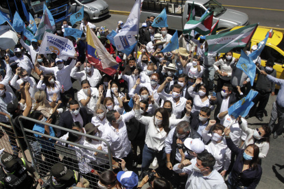 En los días previos a la culminación de la inscripción se registraron aglomeraciones en el CNE.