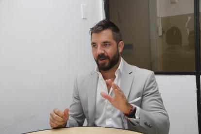 En su primera incursión en política electoral,  Antonio García quiere llegar a la Asamblea, una institución con un alto nivel de desconfianza ciudadana.