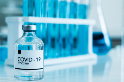 Según Moderna, el análisis de eficacia del estudio de fase 3 de la vacuna incluyó a 30.000 participantes con una eficacia del 94,1%.