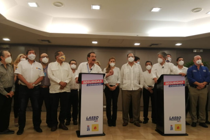 Jaime Nebot, exalcalde de Guayaquil, junto al candidato presidencial Guillermo Lasso.