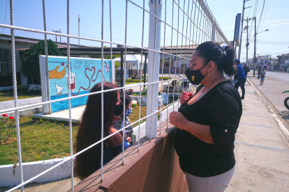 Situación. Los habitantes se quejan de tener que viajar hasta Guayaquil para tener consultas con especialistas.