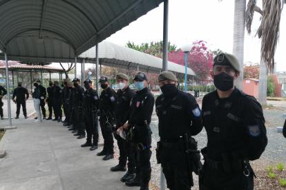 Presencia. 550 servidores policiales se suman a la seguridad en Guayaquil.