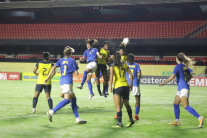 Las selecciones femeninas de Brasil y Ecuador se midieron en el mítico Morumbí de Sao Paulo.