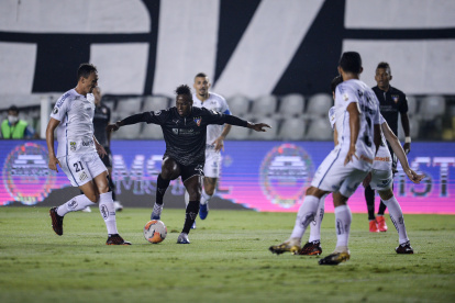 Tras derrotar por 1-0 al Santos en Brasil, por Copa Libertadores, los albos ahora se enfocan en el torneo local.