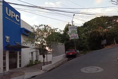 Instalaciones. Una de las unidades policiales habilitadas está junto al bosque Palo Santo.