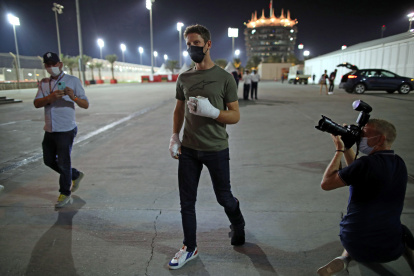 Romain fue la sensación al aparecer en el paddock de Haas para agradecer a todos.