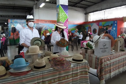 La ciudadanía pudo admirar la belleza de los sombreros de paja toquilla.