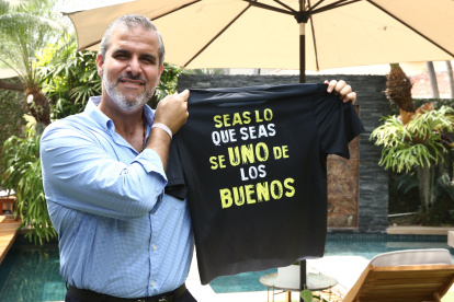 Con buen sentido del humor el candidato habló de sus gustos personales y los disgustos que le causa la actual Asamblea.