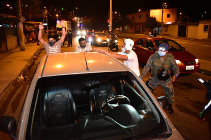 Control. En los operativos también participó personal de las Fuerzas Armadas.