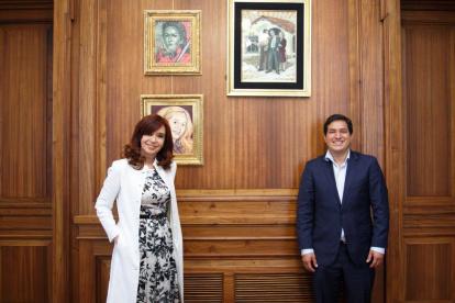 Crsitina Fernández, junto a Andrés Arauz.