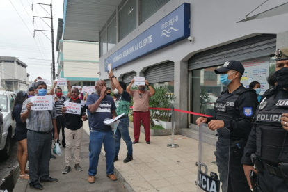 Los protestantes señalaron que van a seguir con las medidas todos los lunes hasta que las autoridades se sensibilicen.
