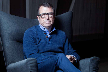 Sebastián Edwards fue economista Jefe del Banco Mundial para América Latina entre 1993 y 1996.