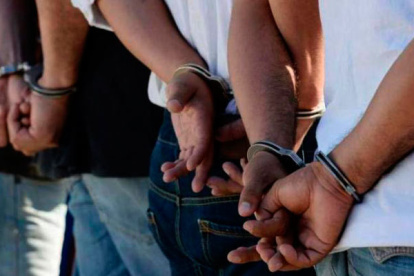 El juez de Garantías Penales acogió el pedido de Fiscalía y dictó prisión preventiva a cinco personas investigados por asaltos en las carreteras de ingreso a Guayaquil.