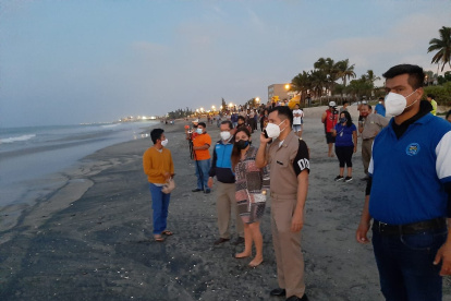 Decenas de personas se sumaron a la búsqueda del joven de 16 años.