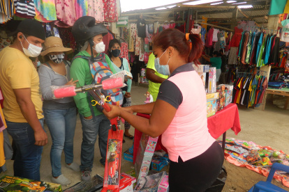 Hecho. Ante la situación que atraviesan, hay comerciantes que han decidido no invertir más en mercadería.