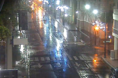 La lluvia inició cerca de las 22:00 de ayer en varios puntos del Gran Guayaquil y otras provincias.