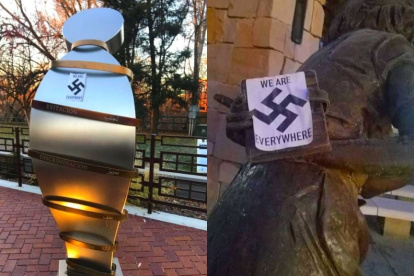 Estos "stickers" con la esvástica fueron puestos en un monumento a Ana Frank.