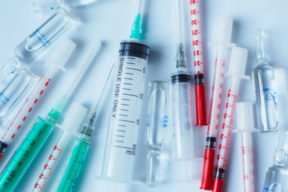 Las vacunas se empezarán a suministrar desde finales de enero próximo.