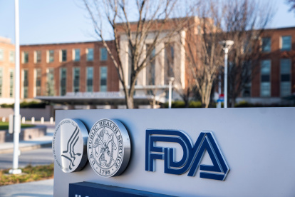 Silver Spring (United States), 10/12/2020.- (FILE) - The United States Food and Drug Administration (FDA) headquarters in Silver Spring, Maryland, USA, 10 December 2020 (Reissued 10 December 2020). An FDA advisory panel recommended that the agency authorize Pfizer"s coronavirus vaccine. The Covid-19 vaccine, known by the working name BNT162b2, is being developed by Pfizer and BioNTech. (Estados Unidos) EFE/EPA/JIM LO SCALZO