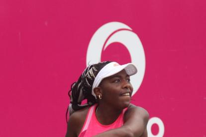 Mell Reasco, joven tenista nacional, consiguió el trofeo luego de vencer a Marie Elise Casares en dos sets.

Mell Reasco, joven tenista nacional, consiguió el trofeo luego de vencer a Marie Elise Casares en dos sets.

Victoria. Mell Reasco, joven tenista nacional, consiguió el trofeo luego de vencer a Marie Elise Casares en dos sets.
Victoria. Mell Reasco, joven tenista nacional, consiguió el trofeo luego de vencer a Marie Elise Casares en dos sets.