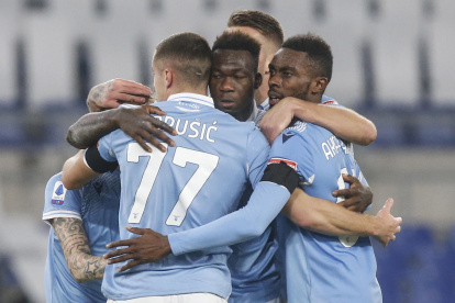 Lazio, el club donde milita Felipe Caicedo (c), ya conoce la suerte que le deparó el sorteo de la Champions.