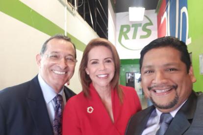 Hugo con Luisa Delgadillo y Carlos Julio Gurumendi.