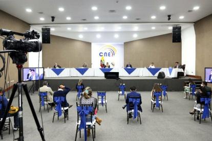 CNE y el TCE en disputa por la participación de Álvaro Noboa en las elecciones.