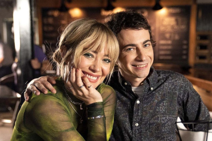 Hillary Duff junto a Adam Lamberg.