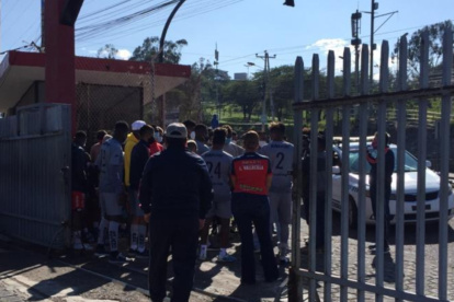 Una fuerte discusión protagonizaron los jugadores de El Nacional con la presidenta Lucía Vallecilla.